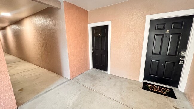 Foto del edificio - Two Bedroom in Metrowest AVAILABLE NOW!