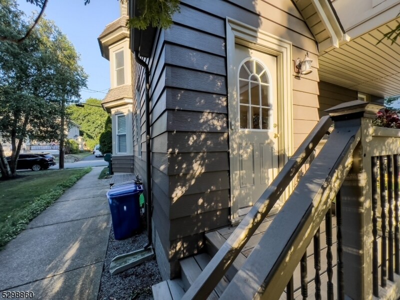 Primary Photo - 8 Maple Ave