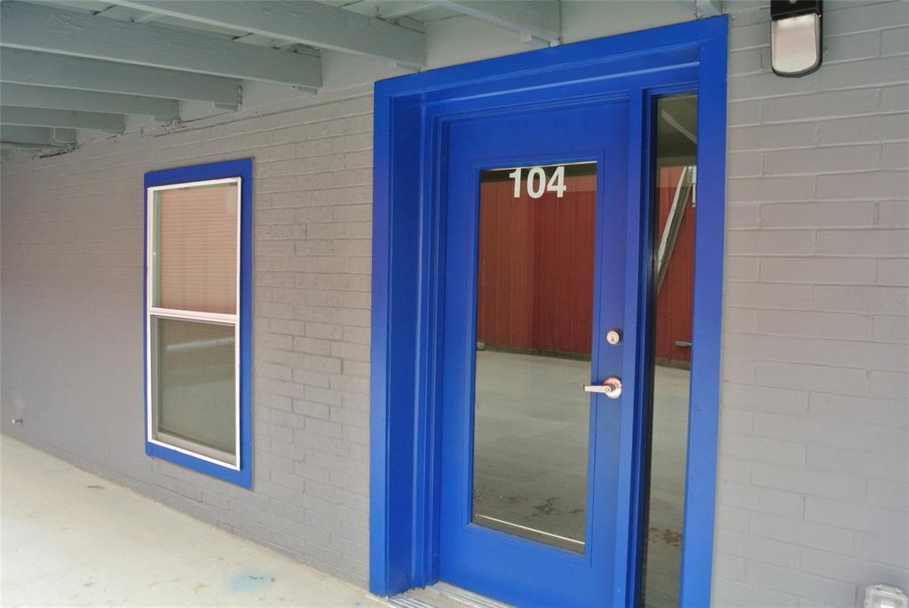 Foto principal - 111 W 2nd St