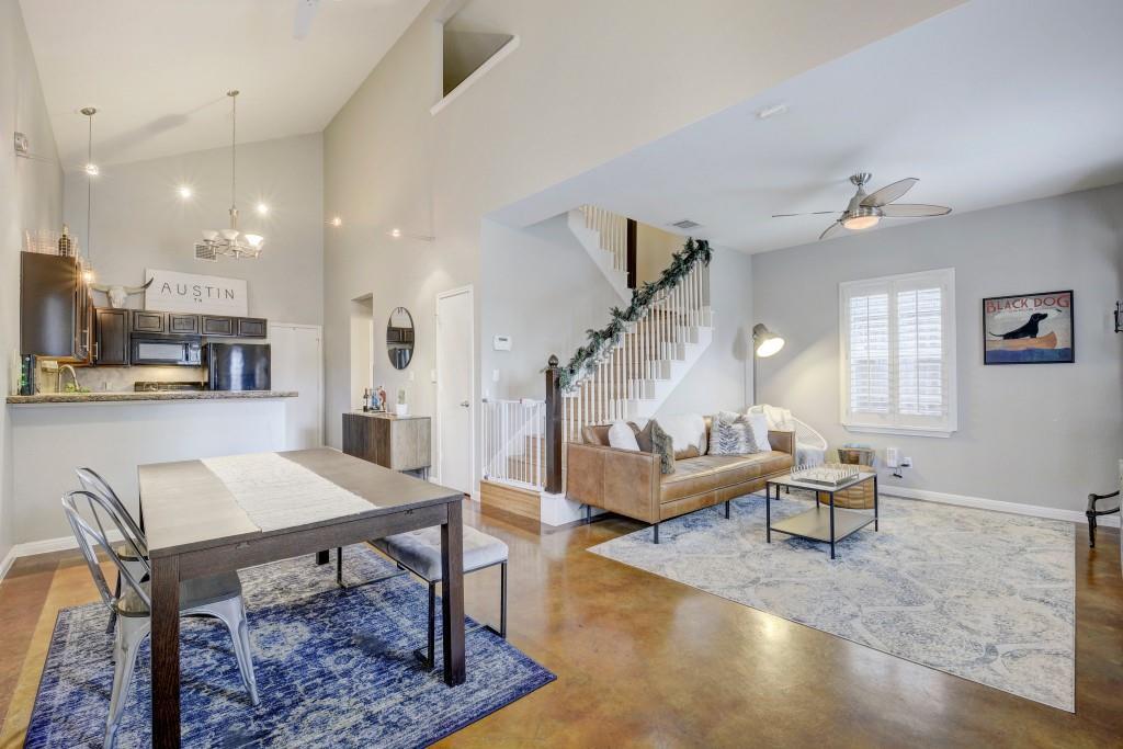 Foto principal - 2300 E 9th St