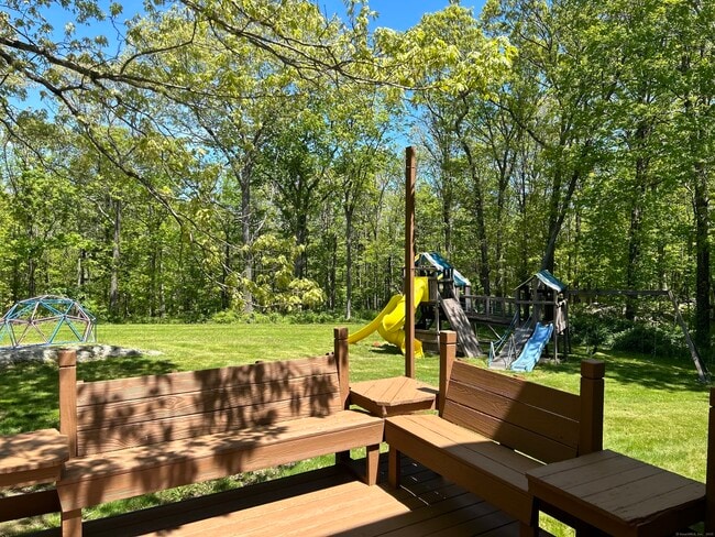 Building Photo - 16 Topcrest Ln