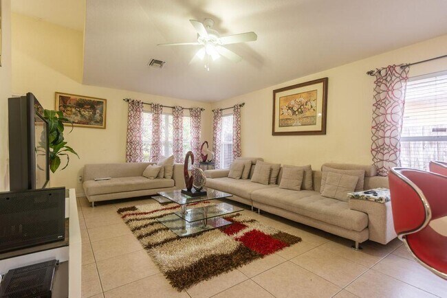 Foto del edificio - 307 SW 6th Ave
