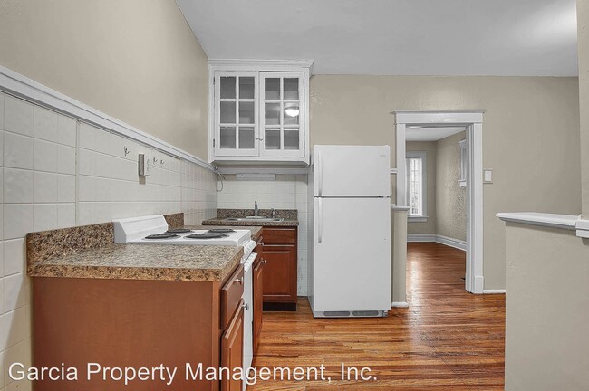 Building Photo - 5016-5018 Lindenwood Ave