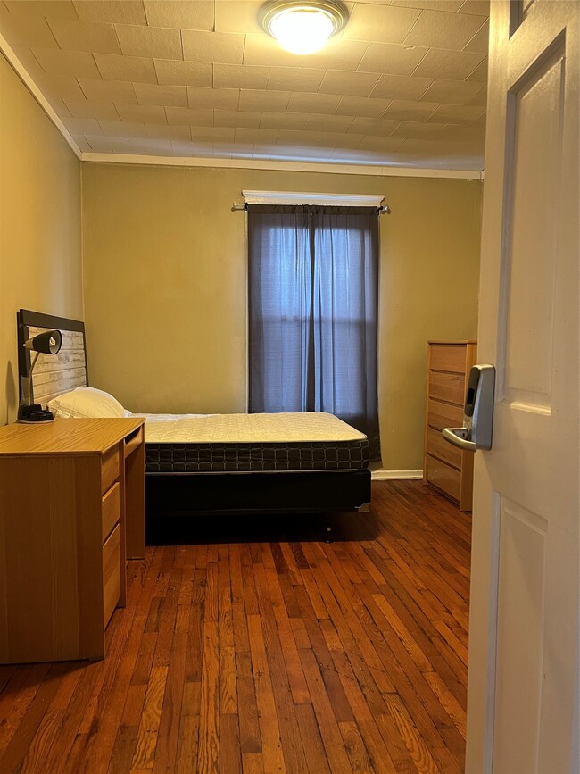 Building Photo - 47 Carroll St