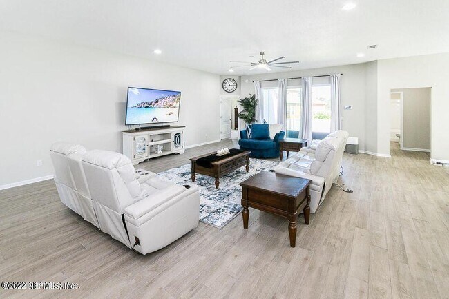 Foto del edificio - 15935 Great Lakes Cir