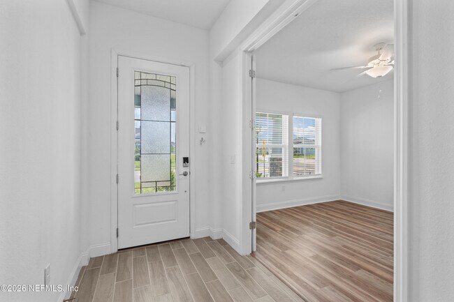 Building Photo - 260 Oaklawn Ct