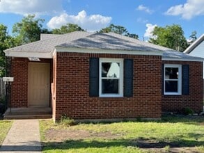 Building Photo - 2704 W Bewick St