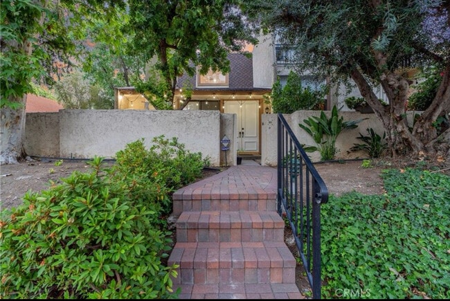 Front Entrance - Shoup - 6121 Shoup Ave
