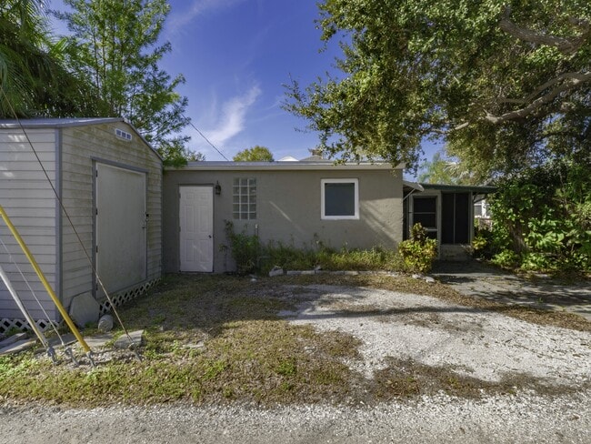 Foto del edificio - 2808 Clinton St S