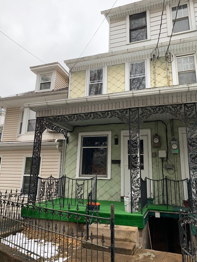 1143 E ster St, Coal Township, PA 17866 House Rental in Coal