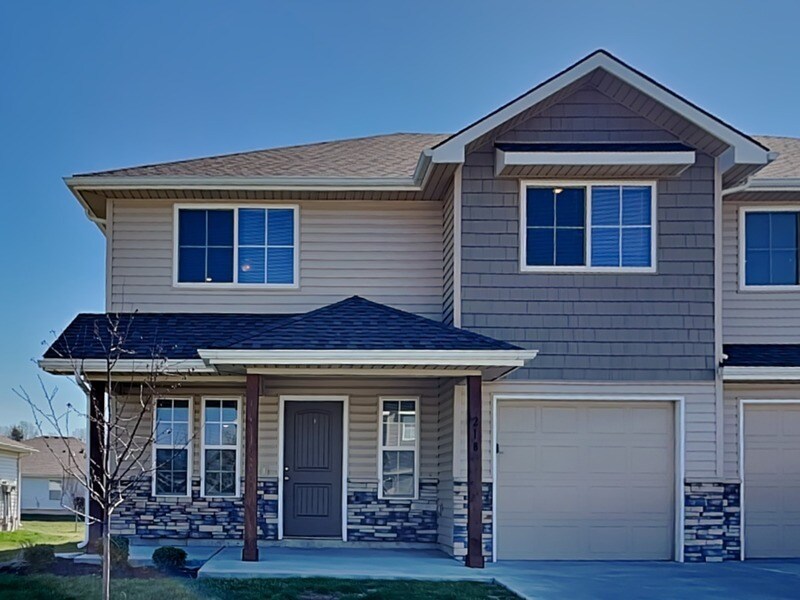 Foto principal - 218 SW Lily St