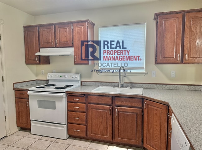 Building Photo - 4734-4736 Heidi Ct