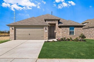 Building Photo - 5909 Lovills Crk St