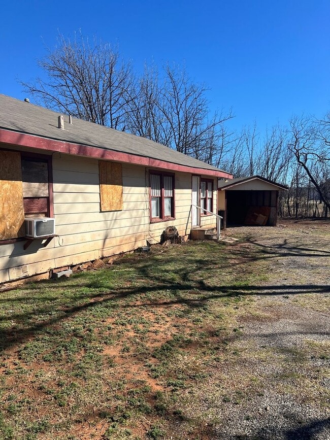 Building Photo - 803 Sammons St