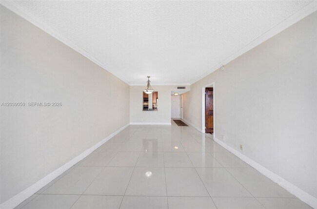 Foto del edificio - 2450 NE 135th St