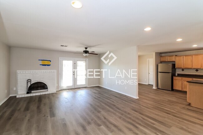 Building Photo - REDUCED-3 bedroom POOL home in Peoria!