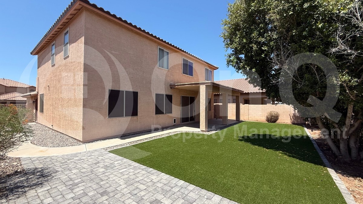 Building Photo - 531 N Scott Dr