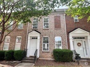 Building Photo - 202 Welton Way