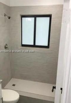 Foto del edificio - 560 NE 69th St