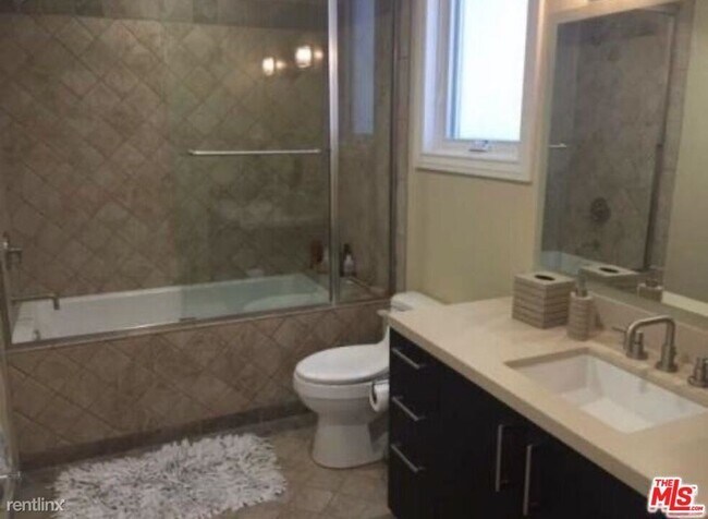 Foto del edificio - 2 br, 2.5 bath Condo - 8612 Burton Way Uni...