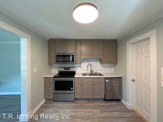 Building Photo - 2 br, 1 bath House - 205 Sacco Street