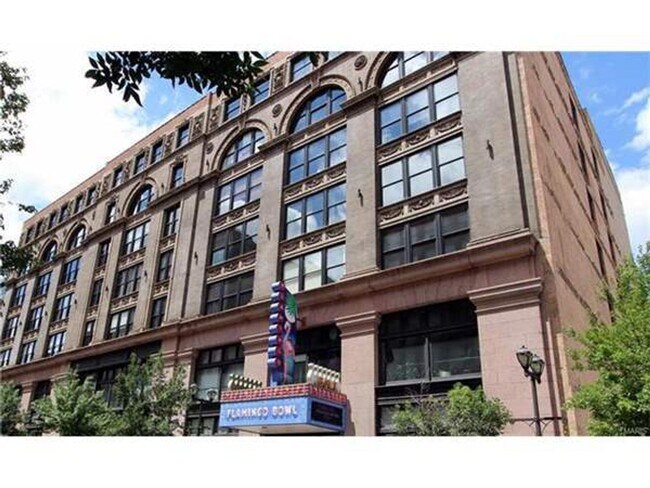 Foto del edificio - Gorgeous Loft-Ask About our Move in Specia...