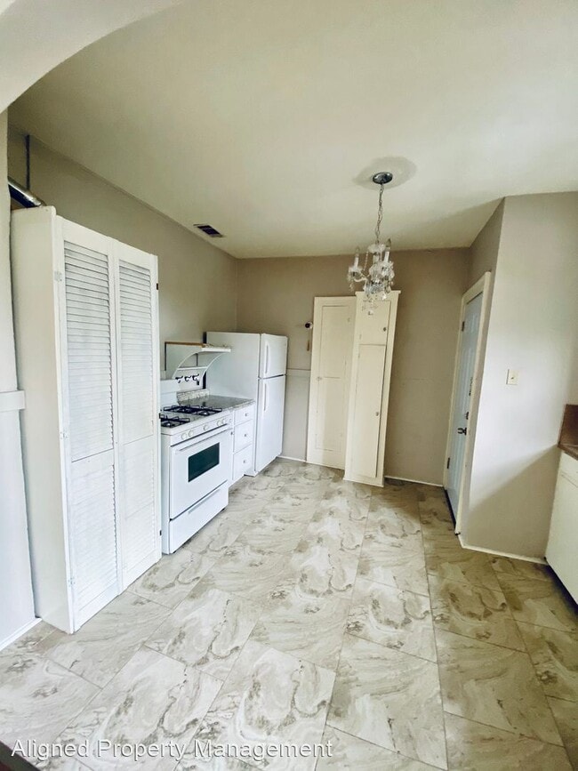 Building Photo - 5209 J St