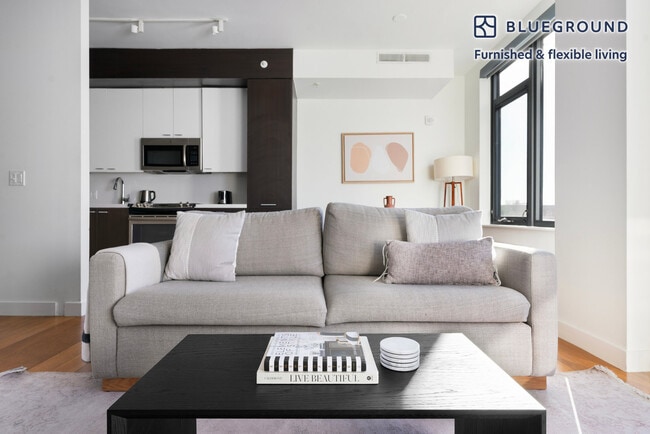 Building Photo - 1212 4th St SE