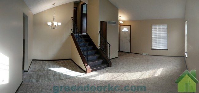 Building Photo - 841 S Lindenwood Dr
