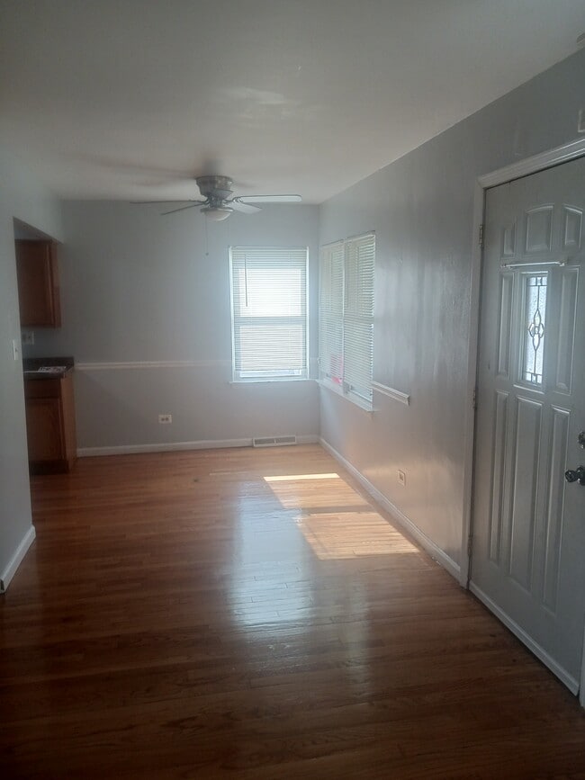 Building Photo - 297 Paxton Ave