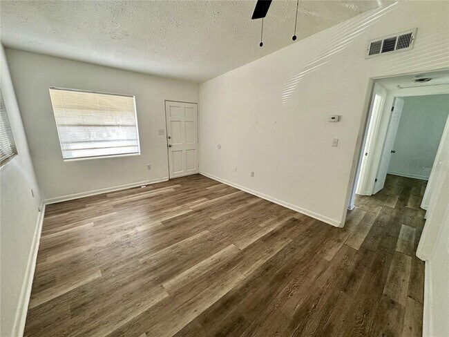 Foto del edificio - 819 W Portage St