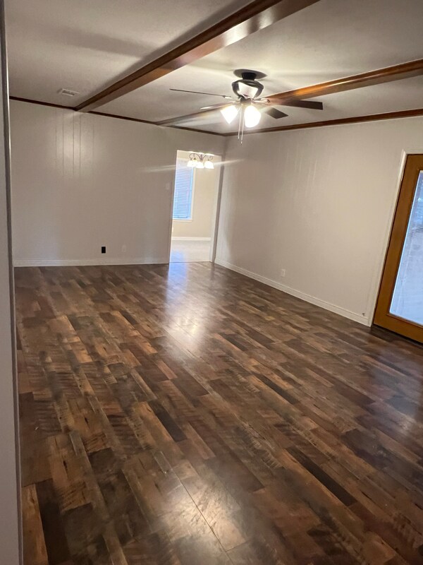 Building Photo - 1805 Yarborough Dr