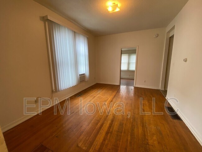 Building Photo - 1627 2nd Ave SE