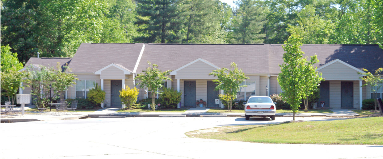 Primary Photo - Lynndale West Apartments