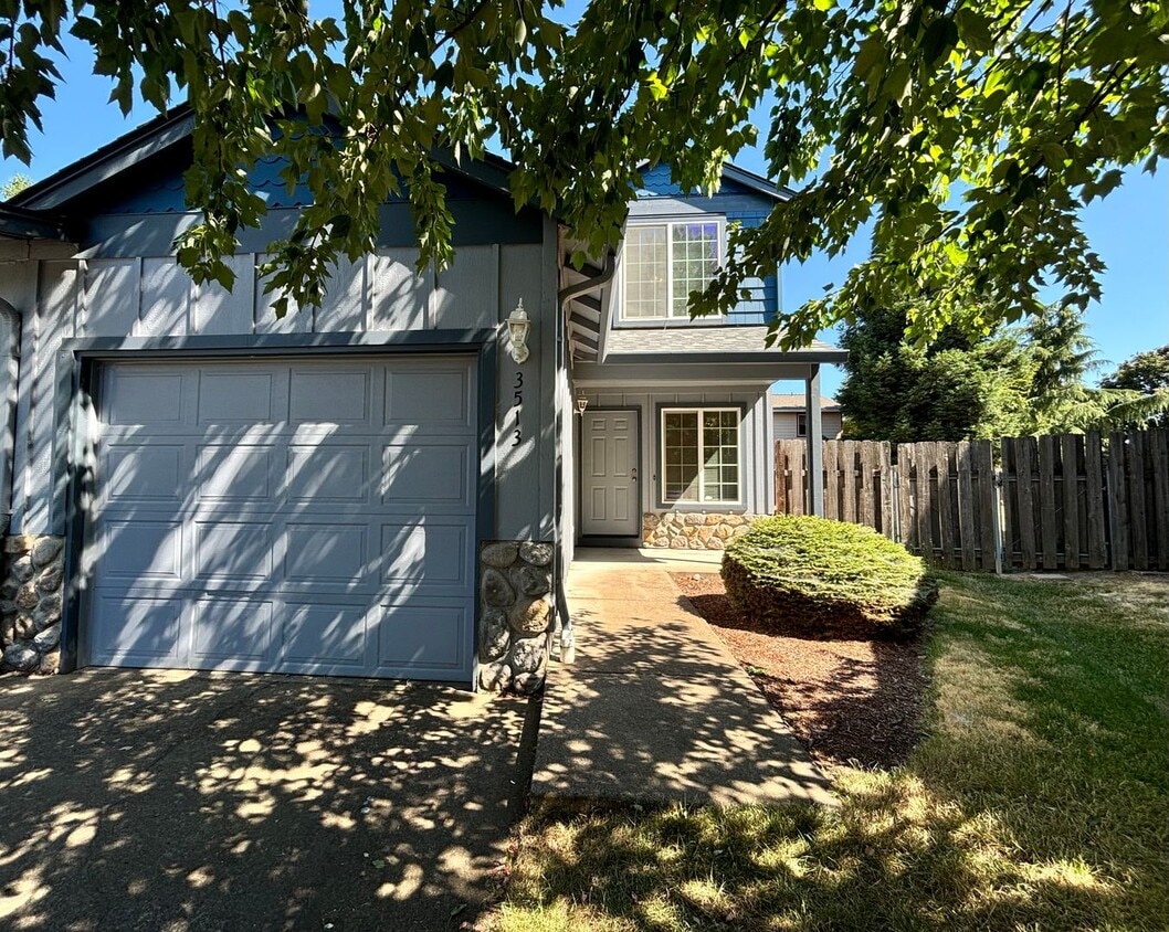 Primary Photo - Charming 2-Bedroom, 2-Bathroom Townhome!