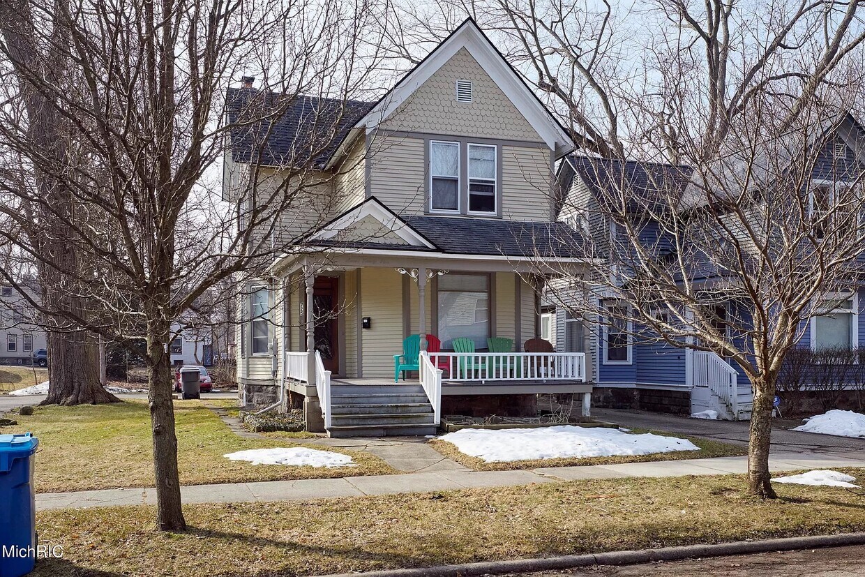 725 Minor Ave, Kalamazoo, MI 49008 House for Rent in Kalamazoo, MI
