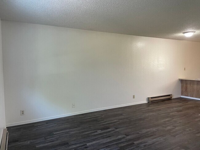 Foto del edificio - Nice Townhome-2 bed 1.5 Bath--Situated in the Friendly town of Grants Pass