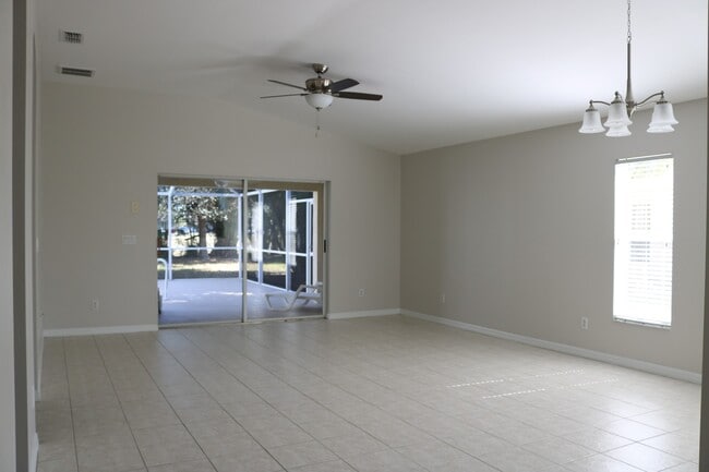 Building Photo - ** AVAILABLE NOW! ~ Pet Friendly POOL HOME...