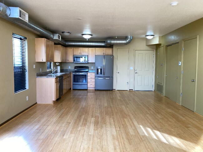 Building Photo - 2034 W 31st Ave