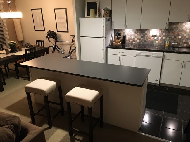 Kitchen - 1220 Park Ave W