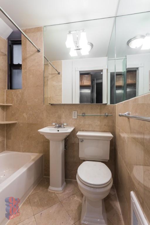 Foto del edificio - 326 E 35th St