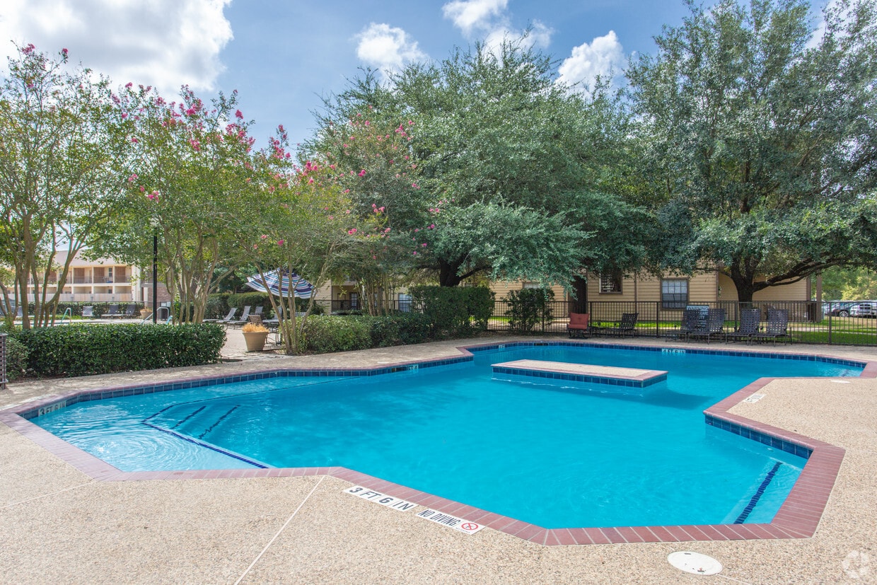 Arbors of Sam Houston Apartments in Huntsville, TX