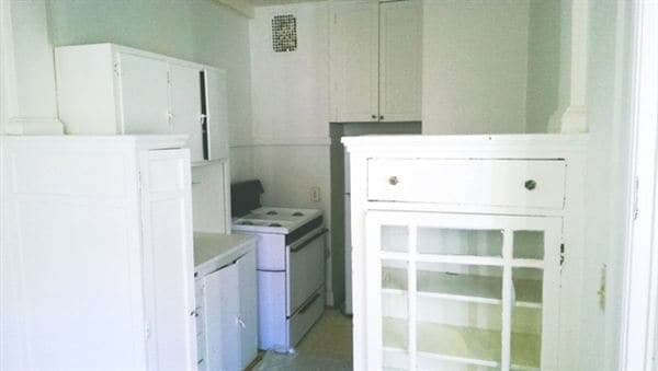 Building Photo - 10 Ferris St