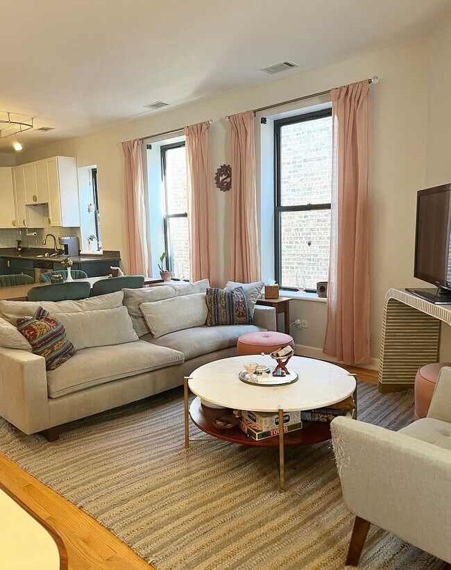 Foto del edificio - 1420 W Carmen Ave