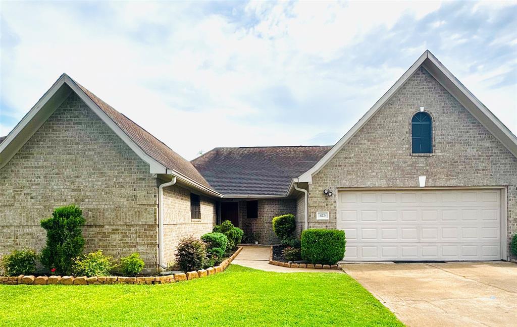 Foto principal - 423 Bluebird Ln
