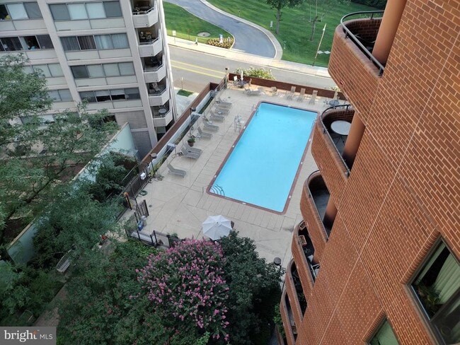 Building Photo - 4550 N Park Ave