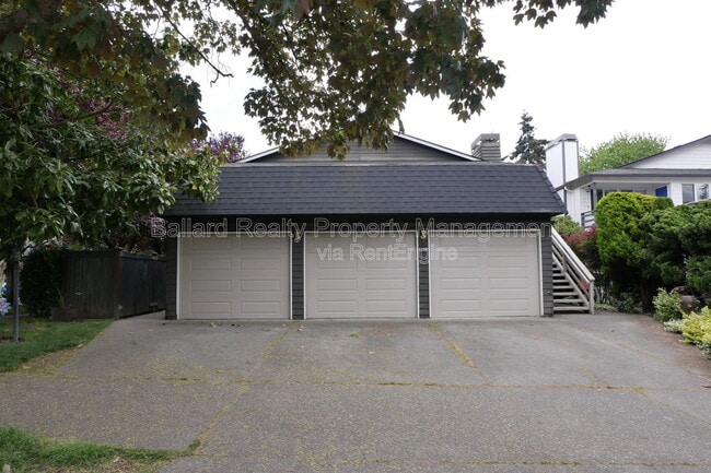 Building Photo - 6116 22nd Ave NW