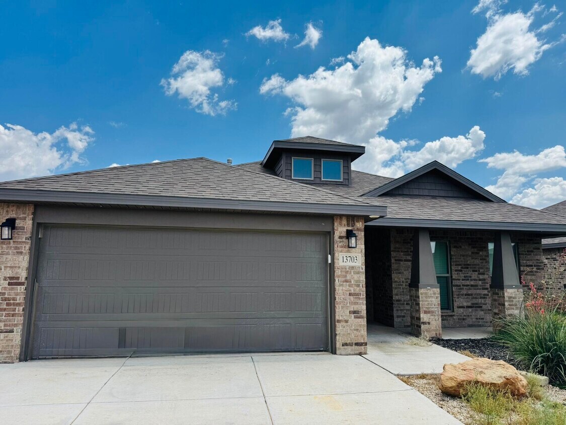Foto principal - 13703 Avenue T