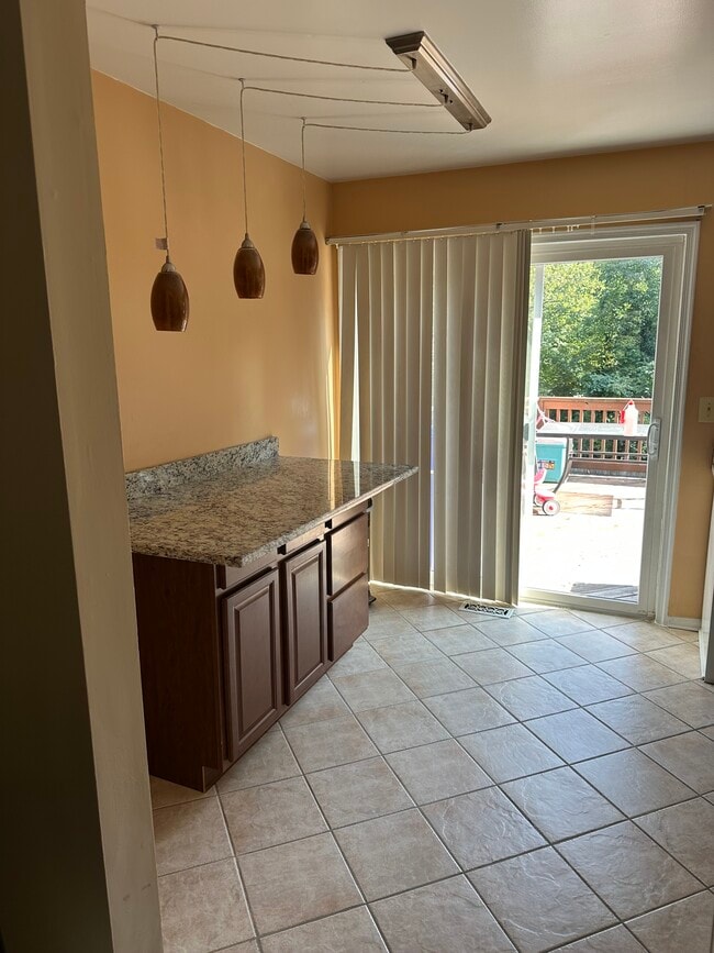 Foto del edificio - 8903 Rosewood Way