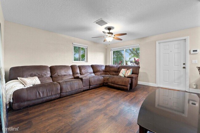 Building Photo - 3 br, 2 bath House - 3648 Laurette Ln